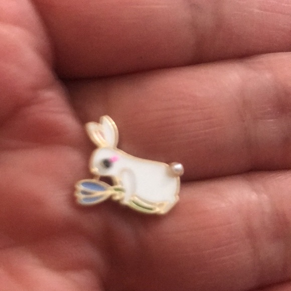 🌸NEW🌸 Lauren Conrad Bunny Flower Pearl Tail Earrings - Picture 11 of 12